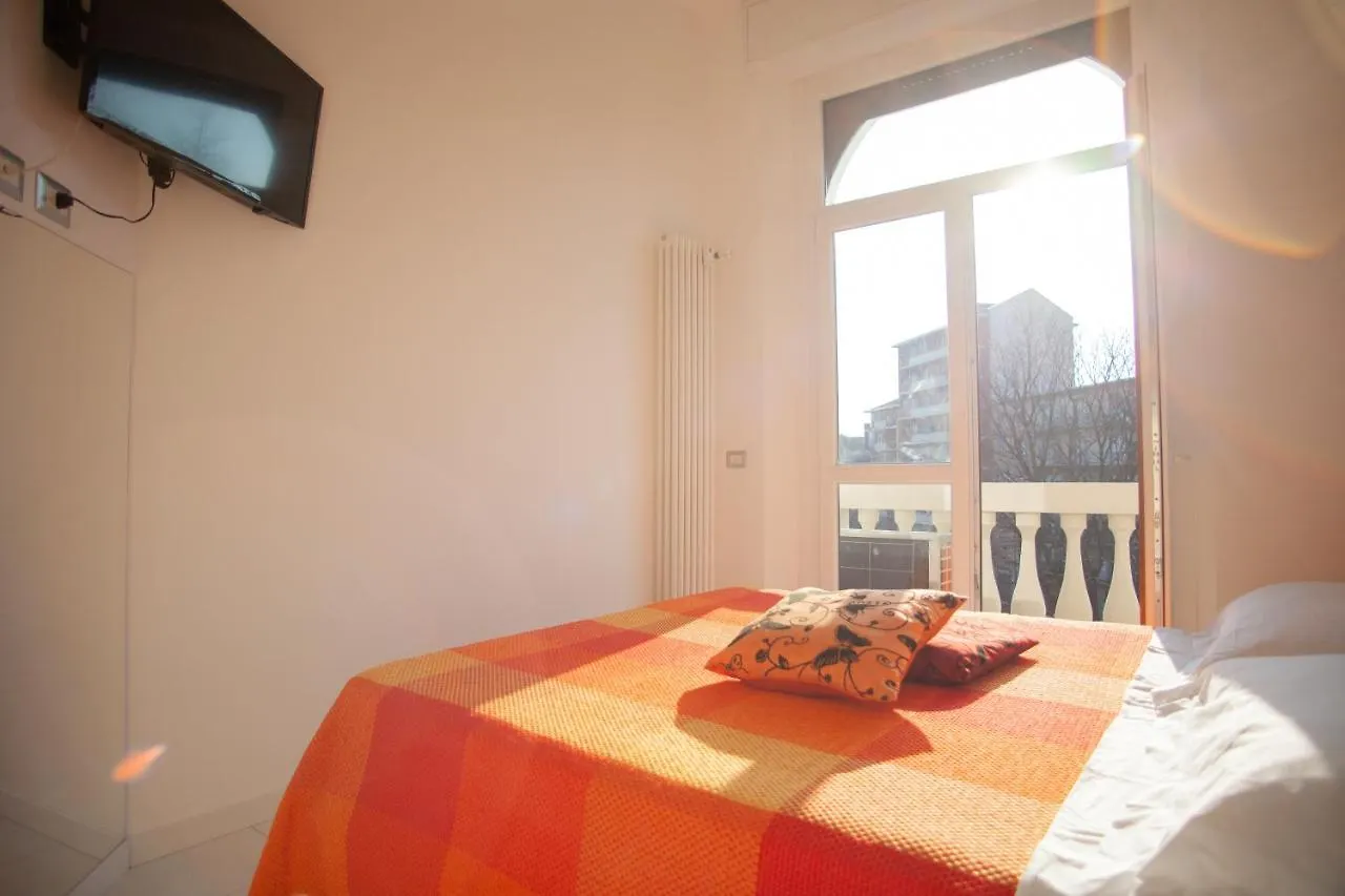 Lambrate Elegant Bright Apartment Milan